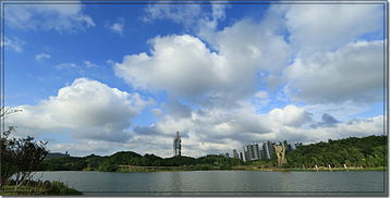 金州云漫观山湖，夏韵清凉入画图